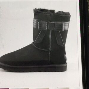 Uggs Leather Bow-Band Josette Sheepskin Boot Size 7 good condition